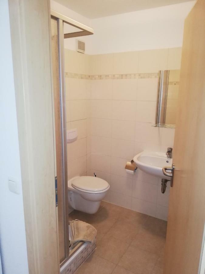 Pension Am Pferdemarkt Guestrow Exterior photo